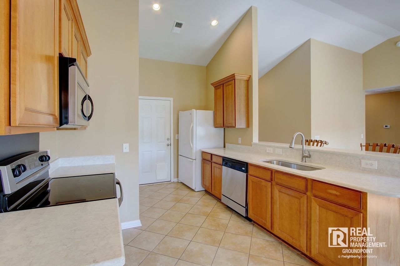 97 Avonshire Dr - Photo 7 of 27