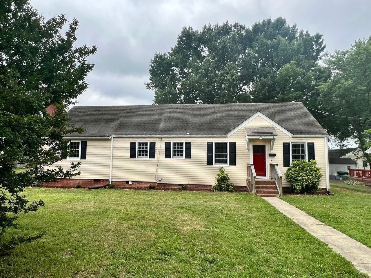 2517 Williams St - Photo 2 of 39