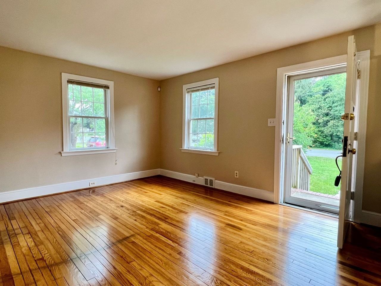 2517 Williams St - Photo 5 of 39