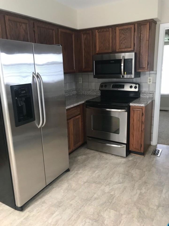 4610 River Mill Ct - Photo 2 of 18