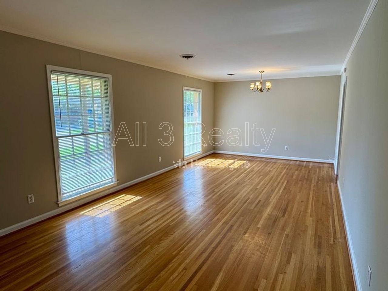 3253 Windwood Dr - Photo 7 of 32