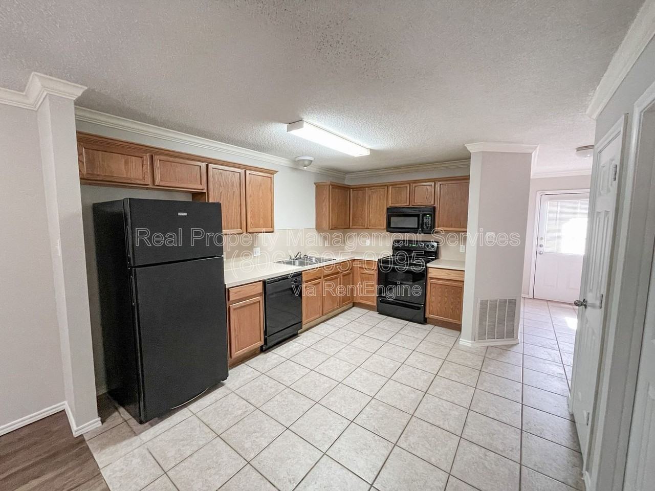 621 N Elkhart Ave #B - Photo 4 of 12