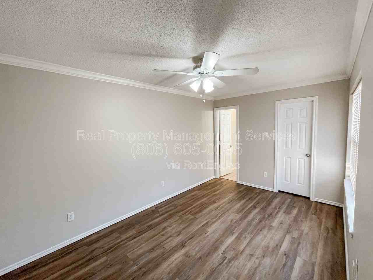 621 N Elkhart Ave #B - Photo 7 of 12