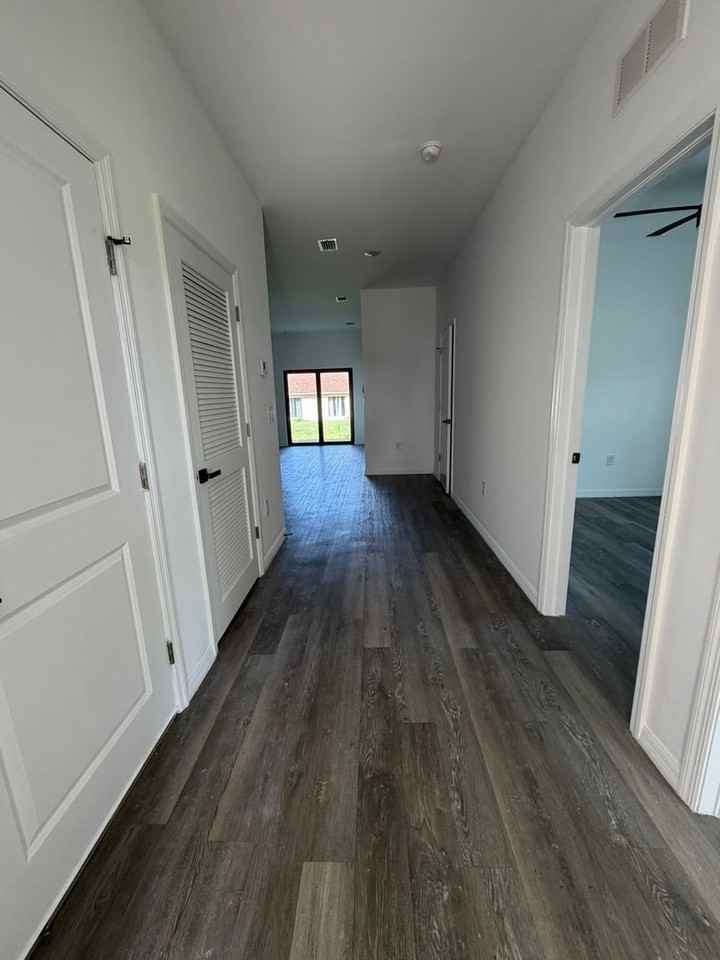 2122 Armour Rd #2122 - Photo 2 of 21