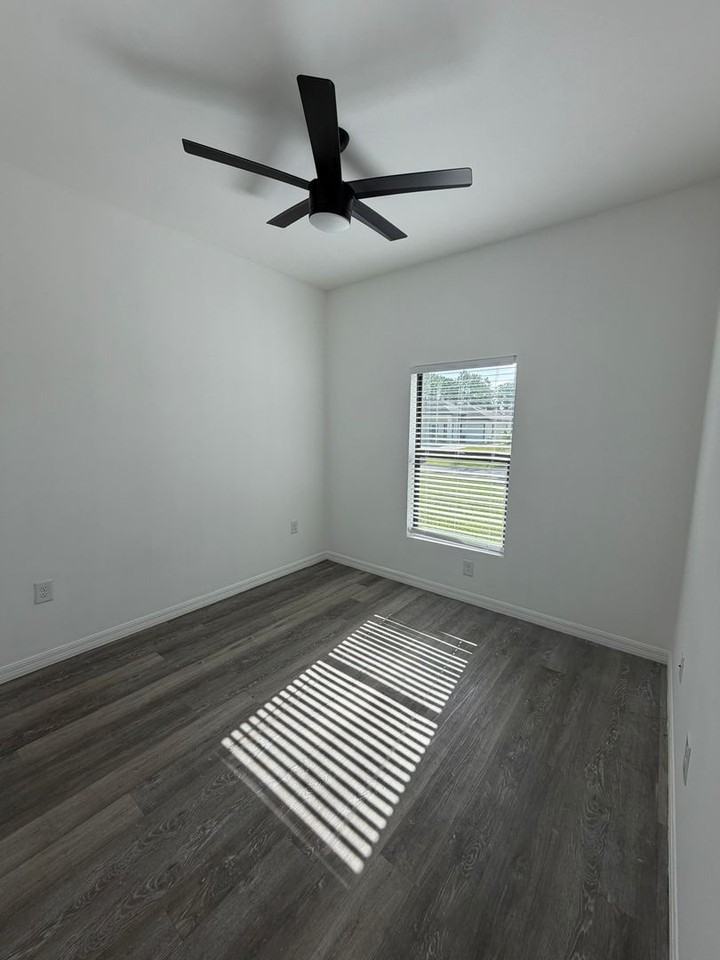 2122 Armour Rd #2122 - Photo 3 of 21