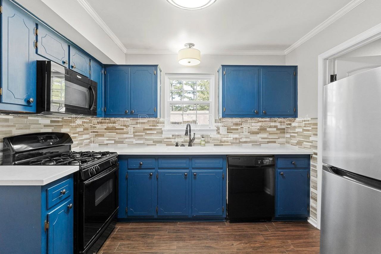 329 Lamplighter Ln - Photo 6 of 15