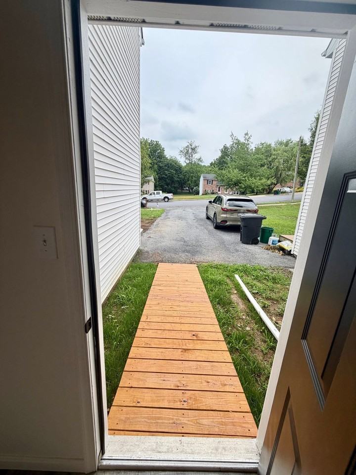 673 S Cedar St - Photo 4 of 33