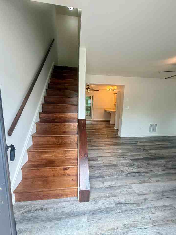673 S Cedar St - Photo 5 of 33