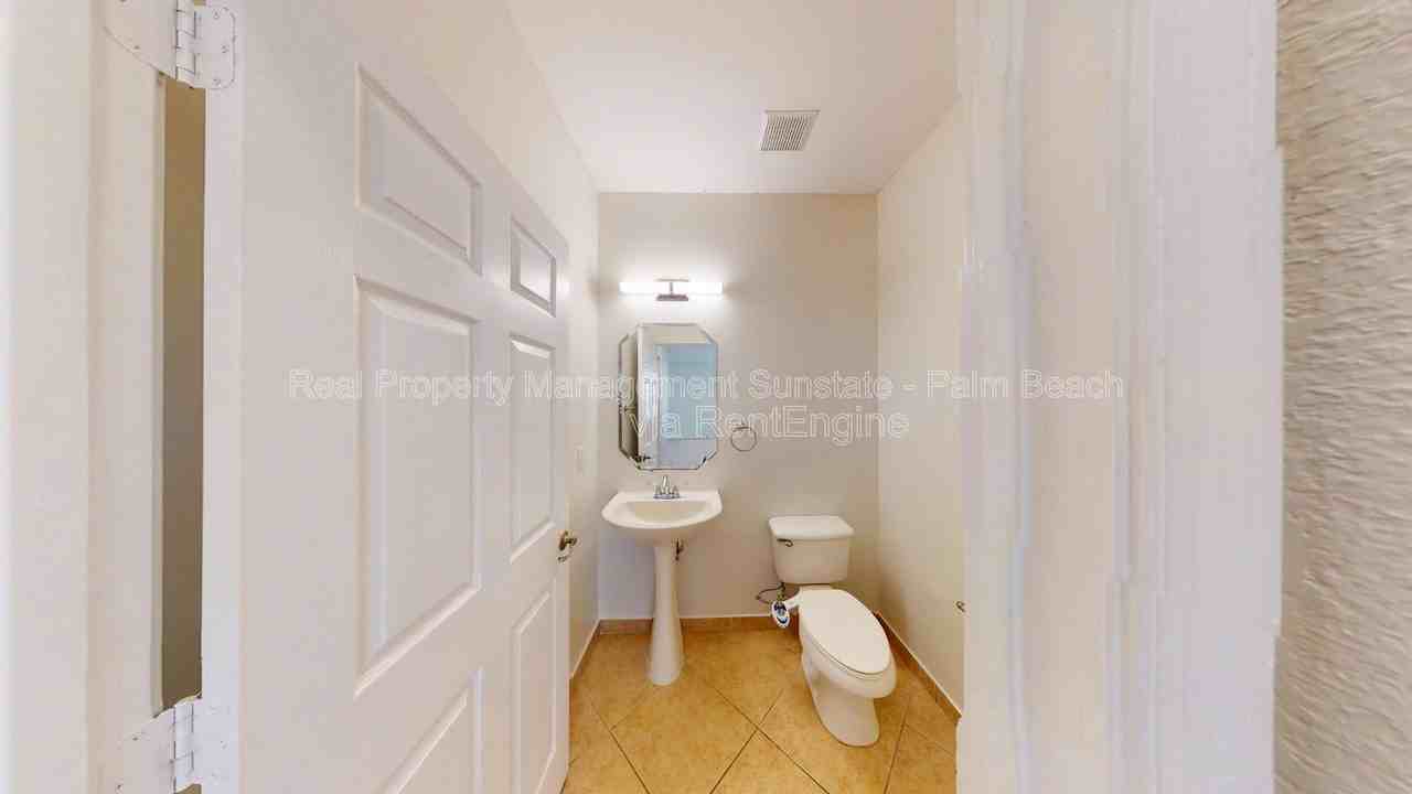 6786 Aliso Ave - Photo 7 of 34