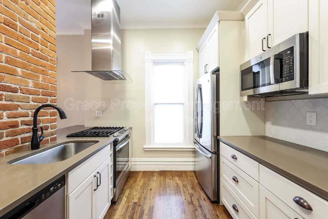212 W Irvington Pl - Photo 6 of 21