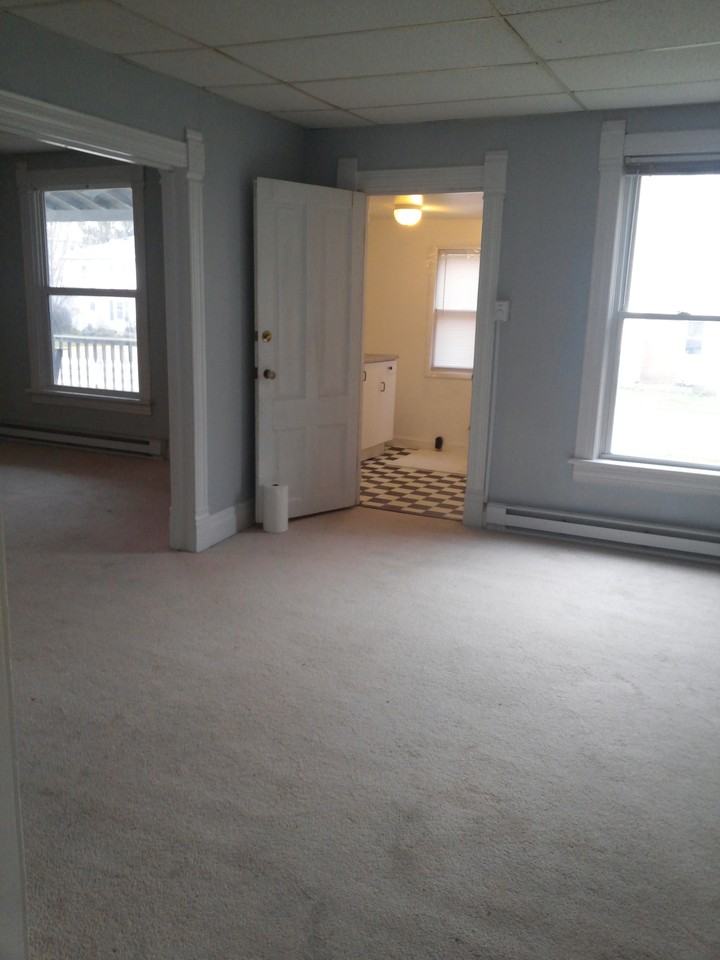215 East Center Street - Photo 3 of 12