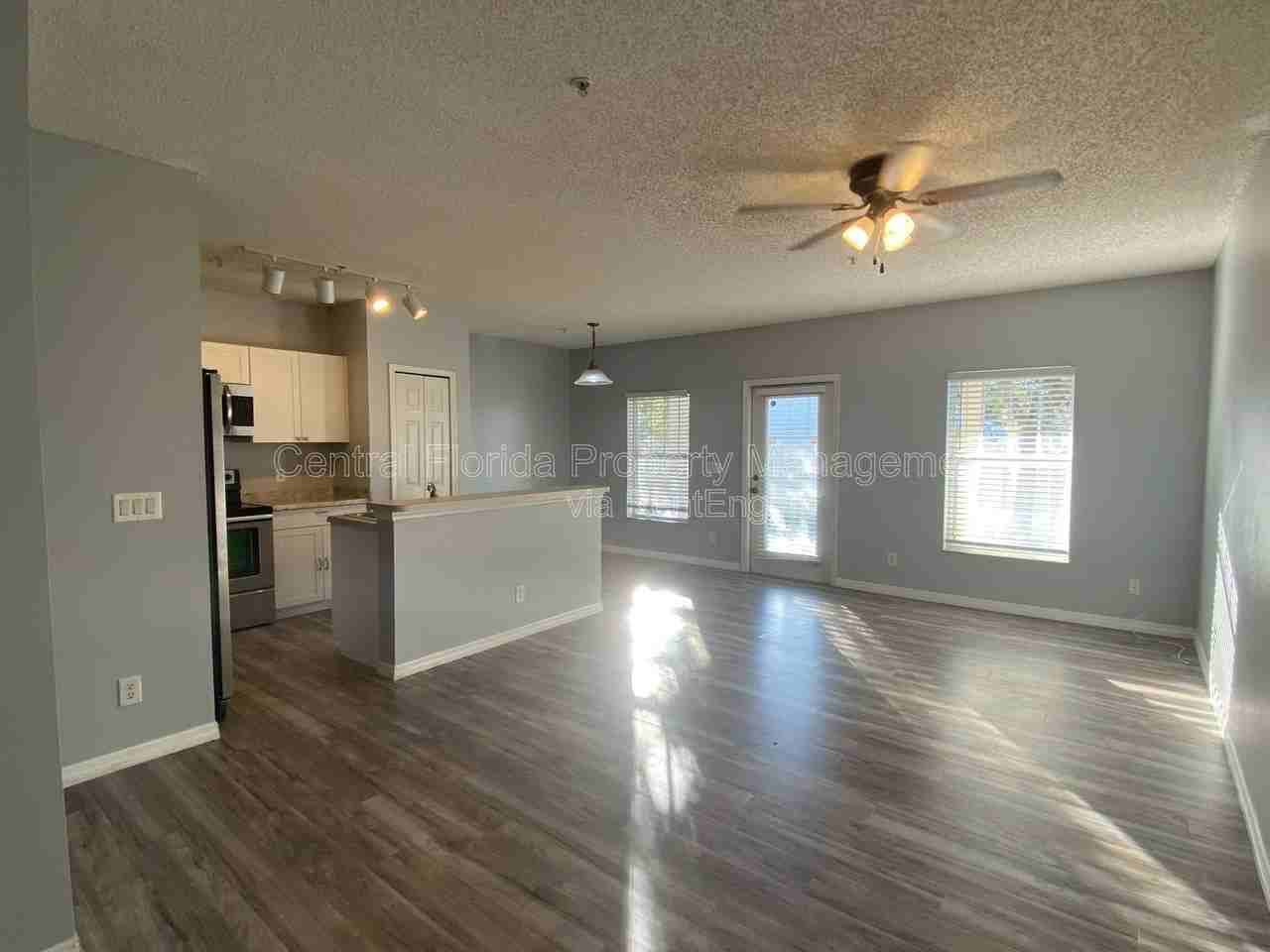 2076 Cypress Bay Blvd - Photo 3 of 32