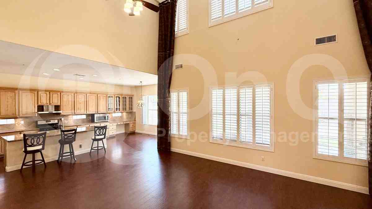 3137 E Fandango Dr - Photo 4 of 30