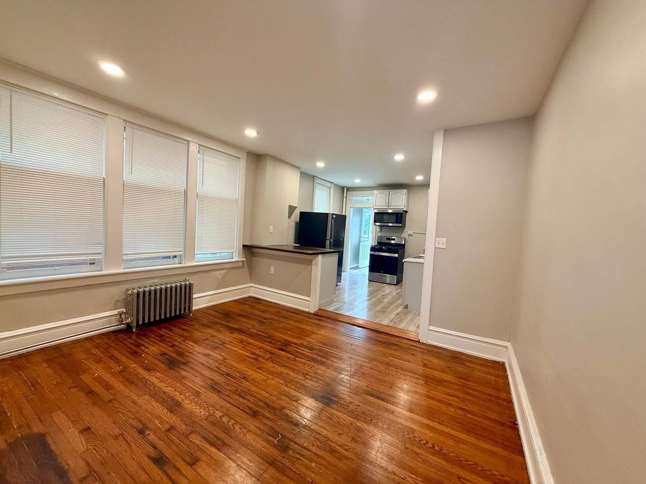 2319 N 4th St - Photo 3 of 26