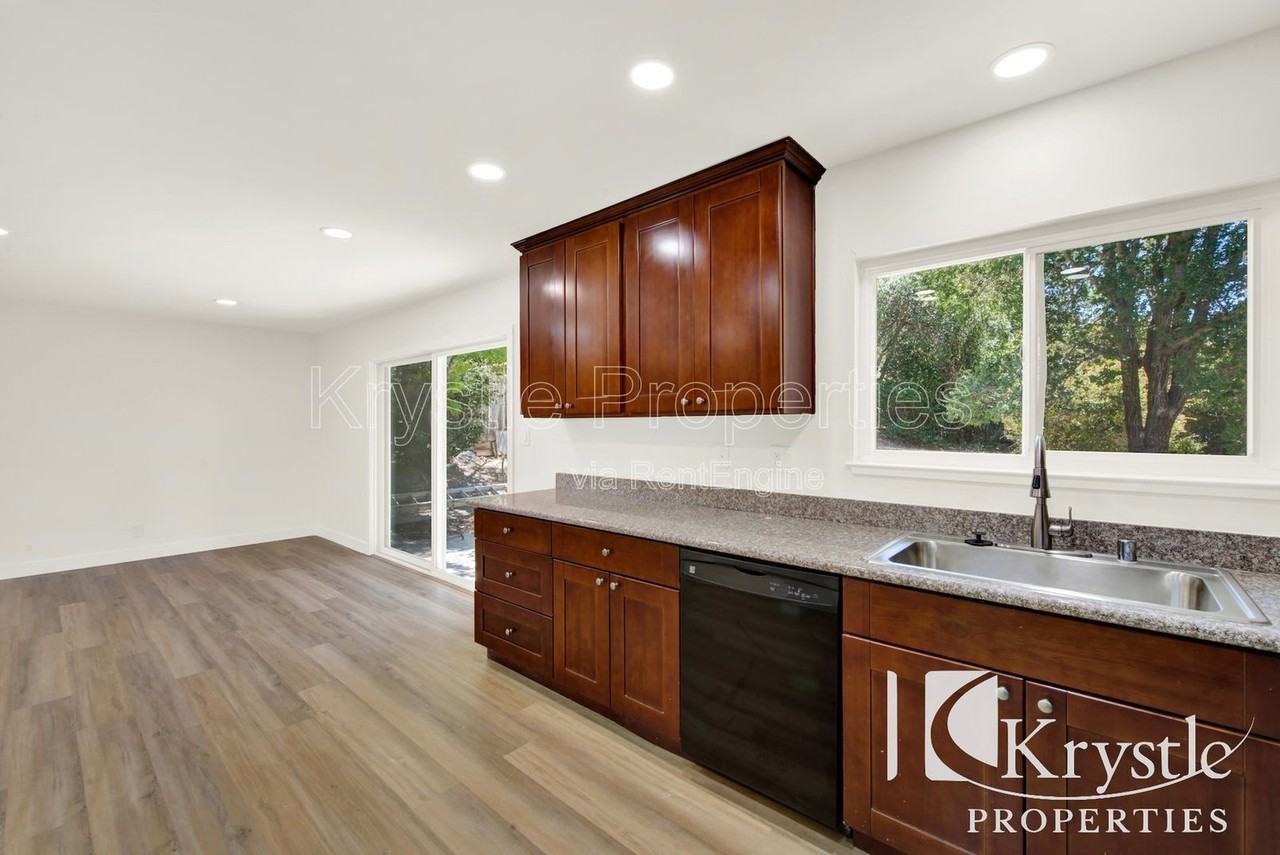 319 Aragon St - Photo 5 of 19