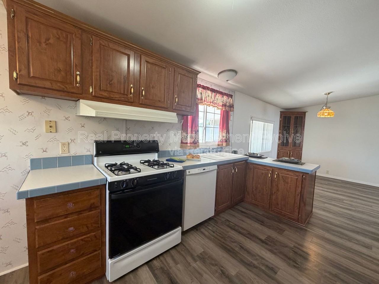 1514 E Muriel Dr - Photo 4 of 21