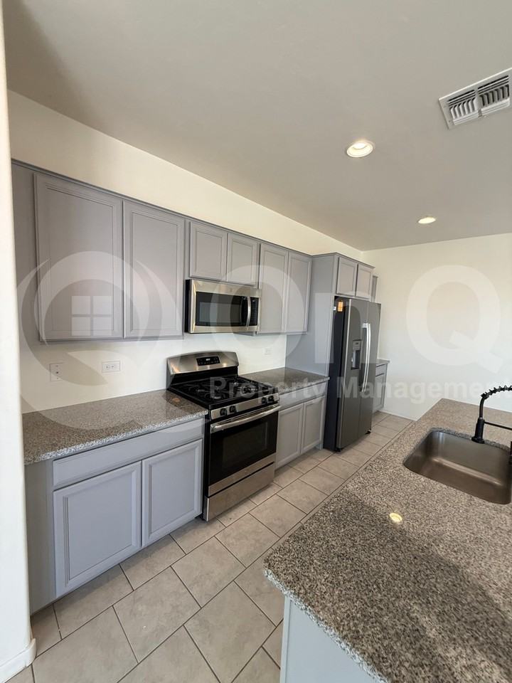 17293 S Ridgerunner Dr - Photo 3 of 30