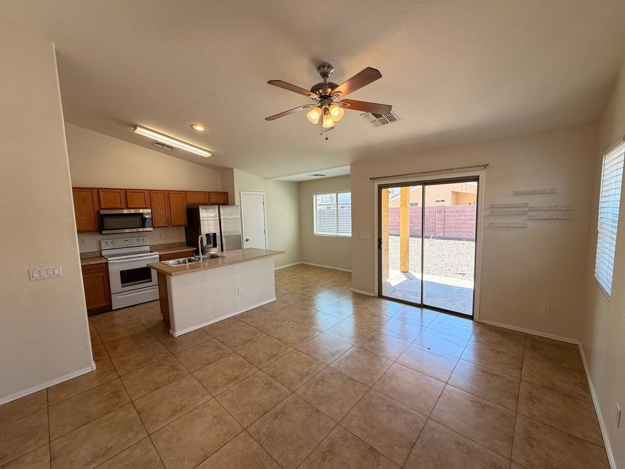 8409 W Payson Rd - Photo 5 of 17