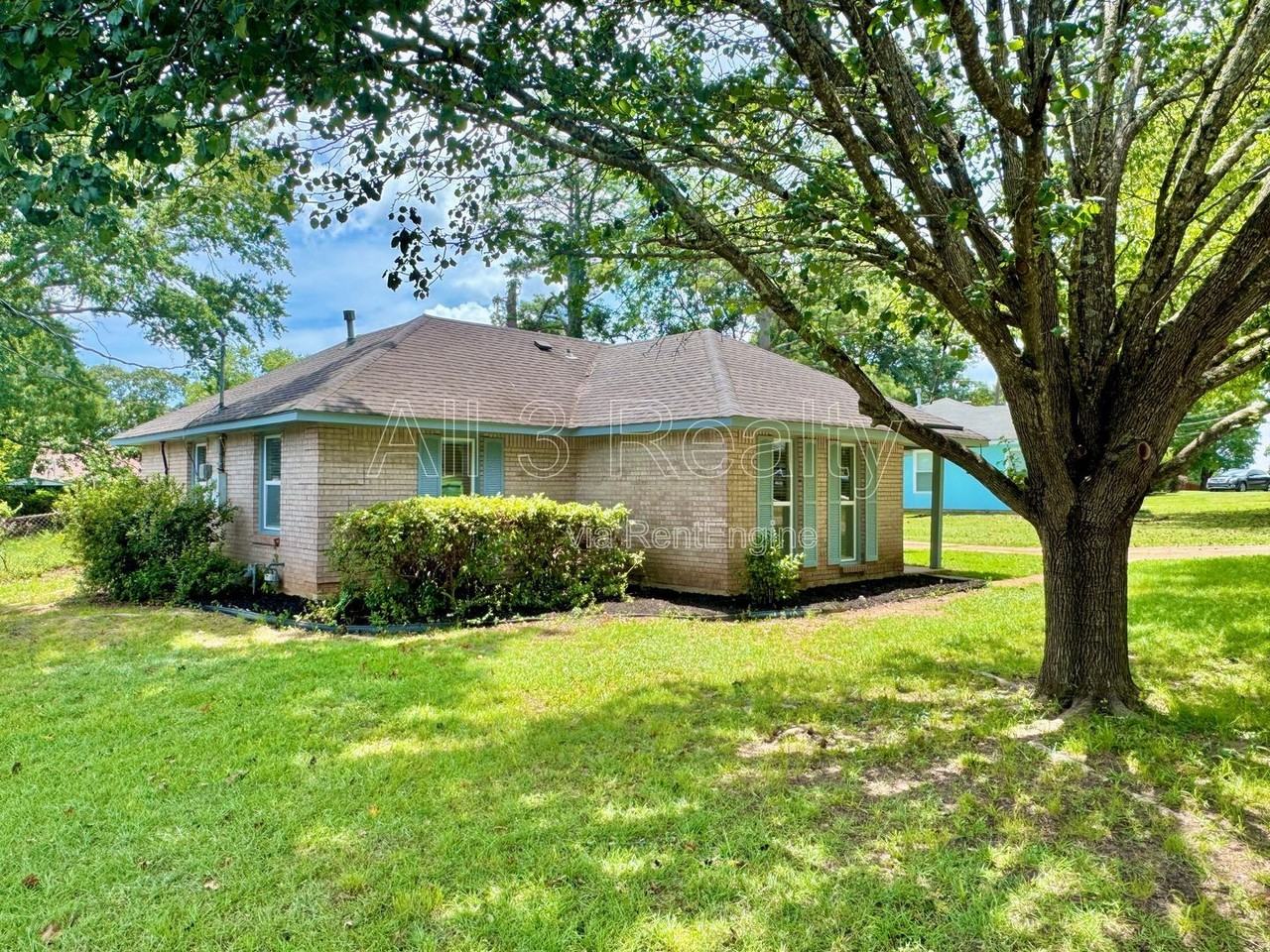 3224 Little John Dr - Photo 2 of 36
