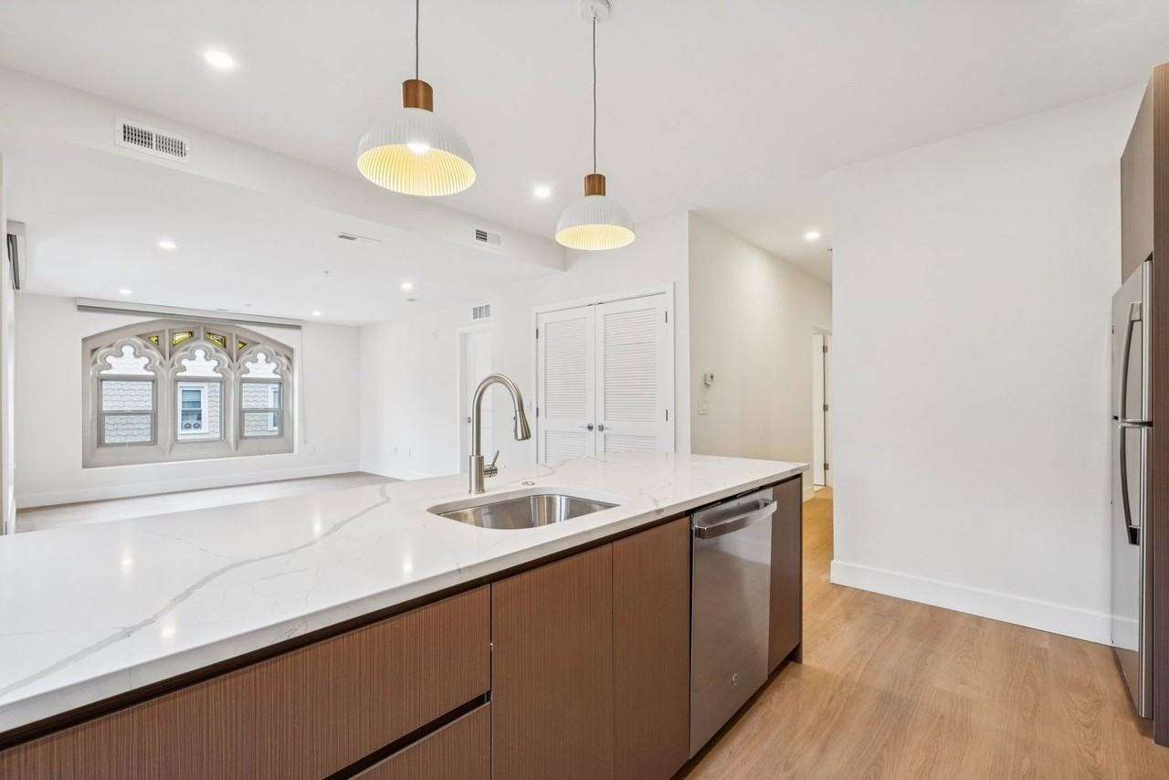 30 Fern Ave #310 - Photo 6 of 41