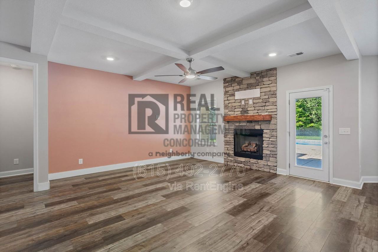 338 Crusaw Dr - Photo 6 of 43