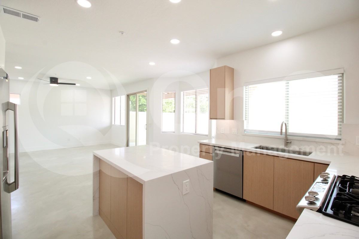 15019 N 100th Way - Photo 6 of 42
