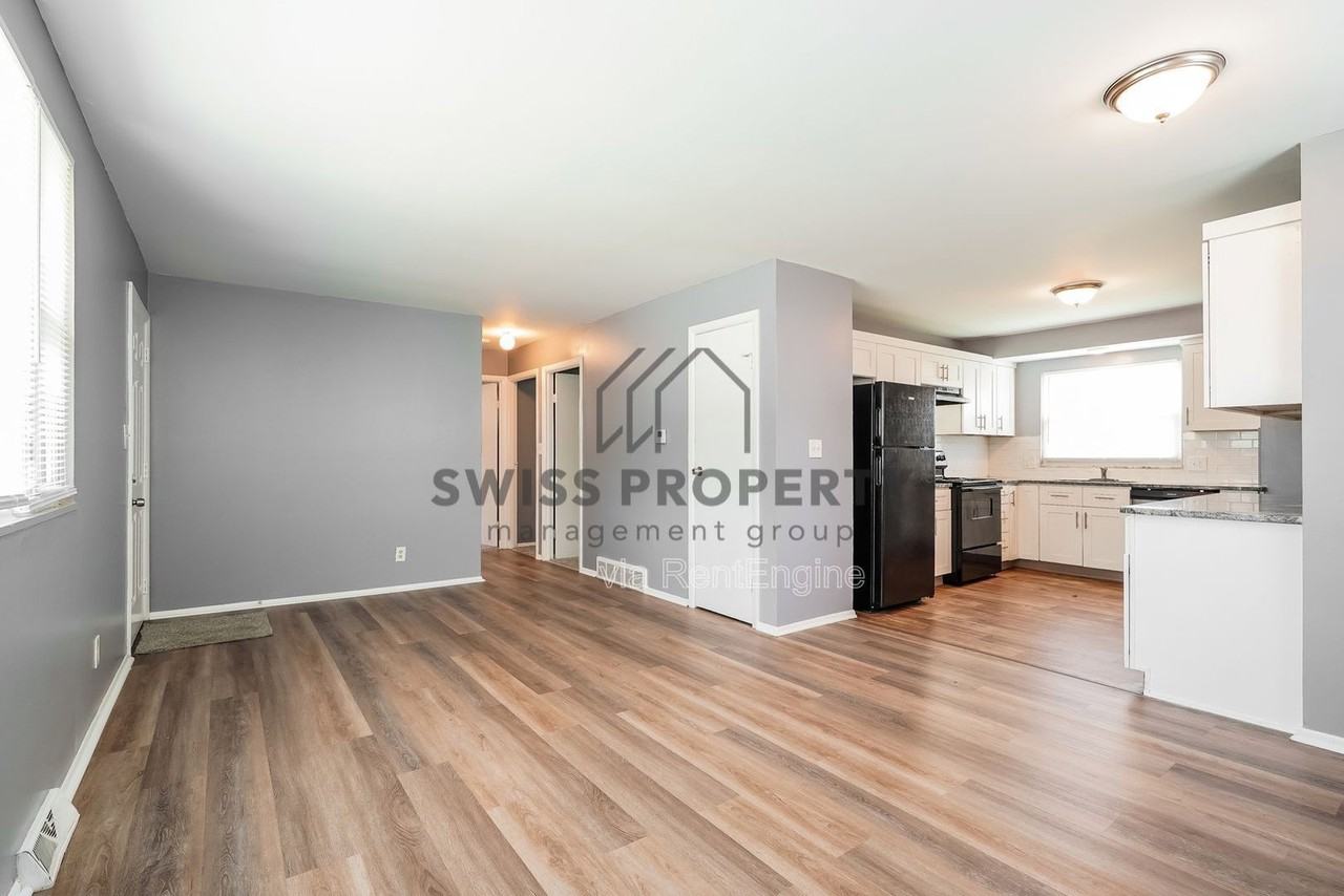 1642 Marina Dr - Photo 3 of 16