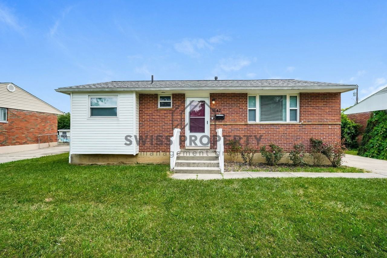 1642 Marina Dr - Photo 4 of 16