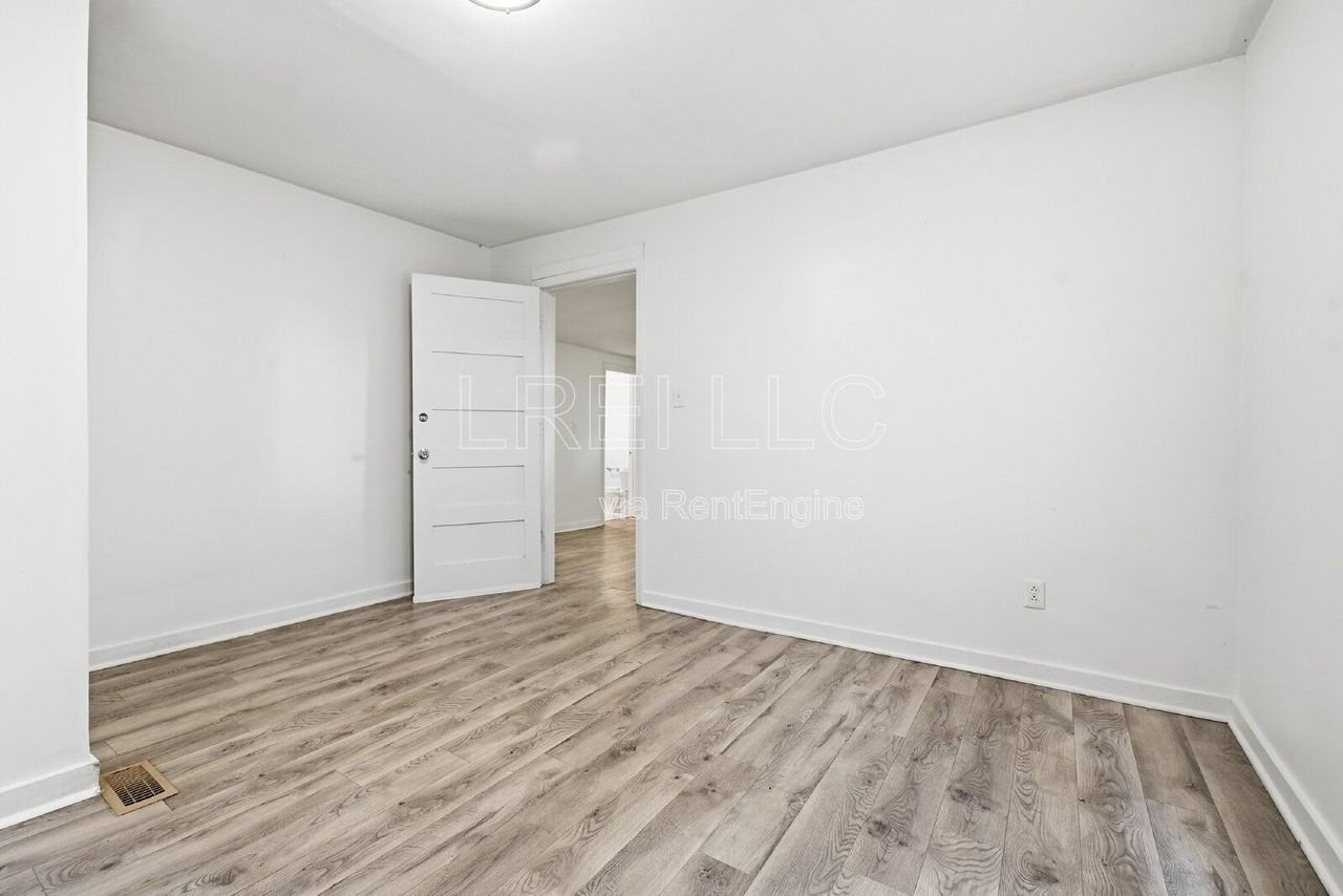 1743 W Hill St #2 - Photo 7 of 14