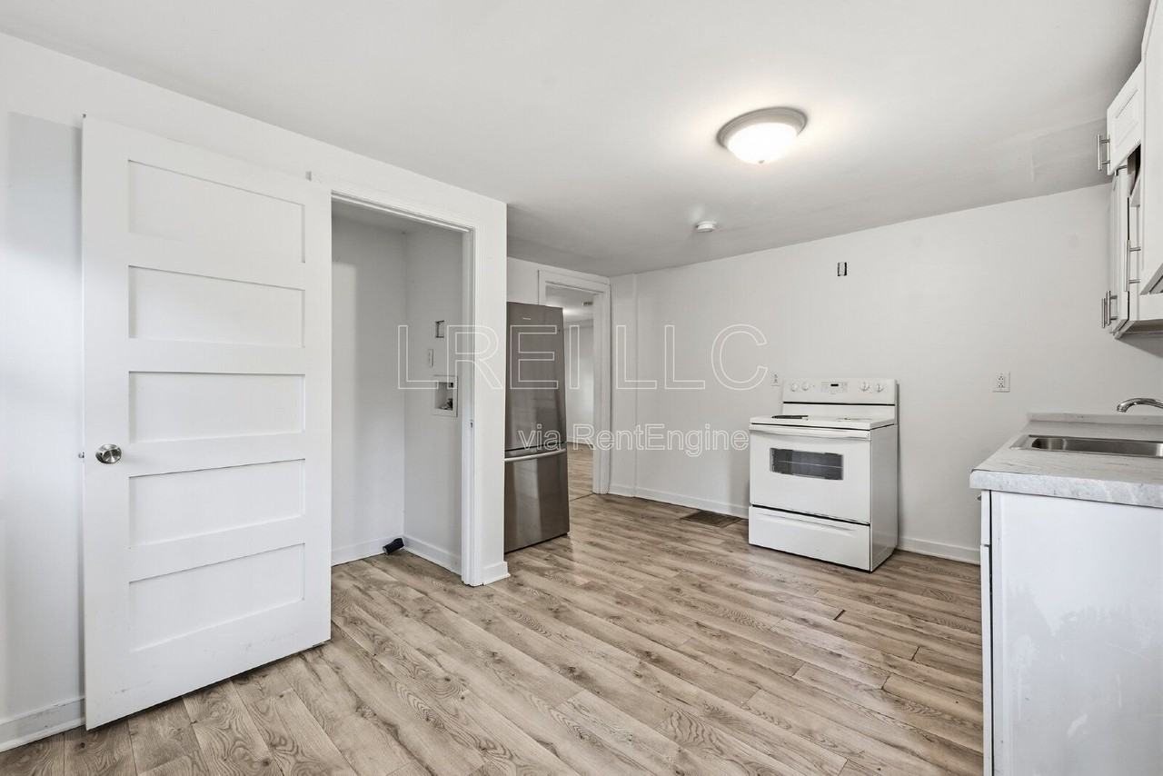 1743 W Hill St #2 - Photo 4 of 14