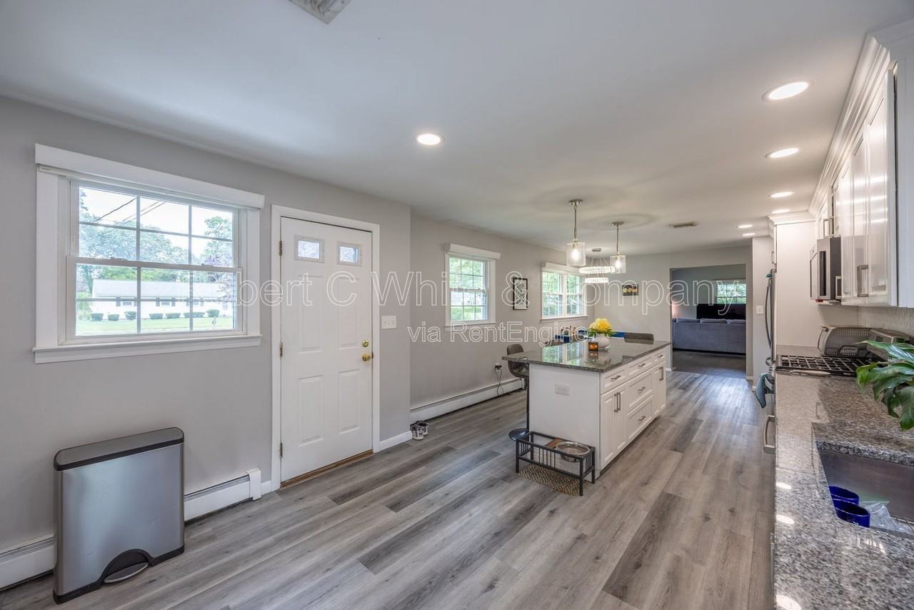 17 Dover Rd - Photo 4 of 22