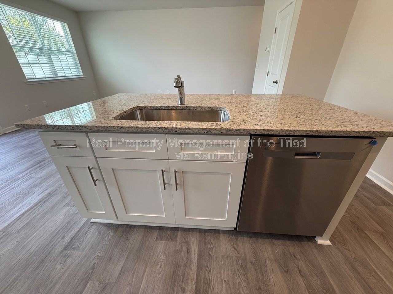 1112 Broholmer Ln - Photo 6 of 19