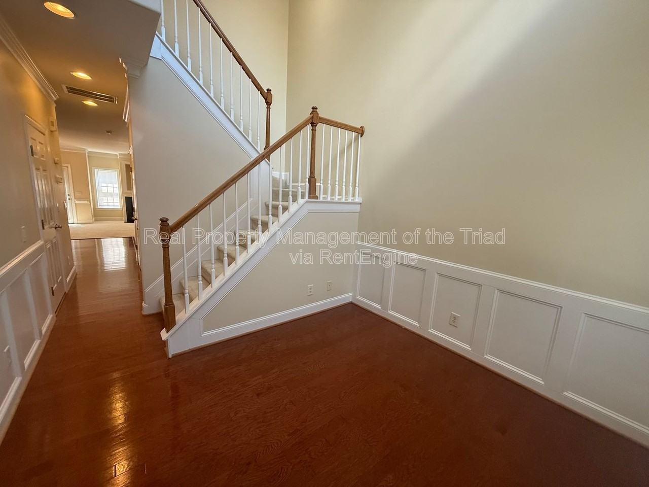 103 Southlake Ct - Photo 2 of 27