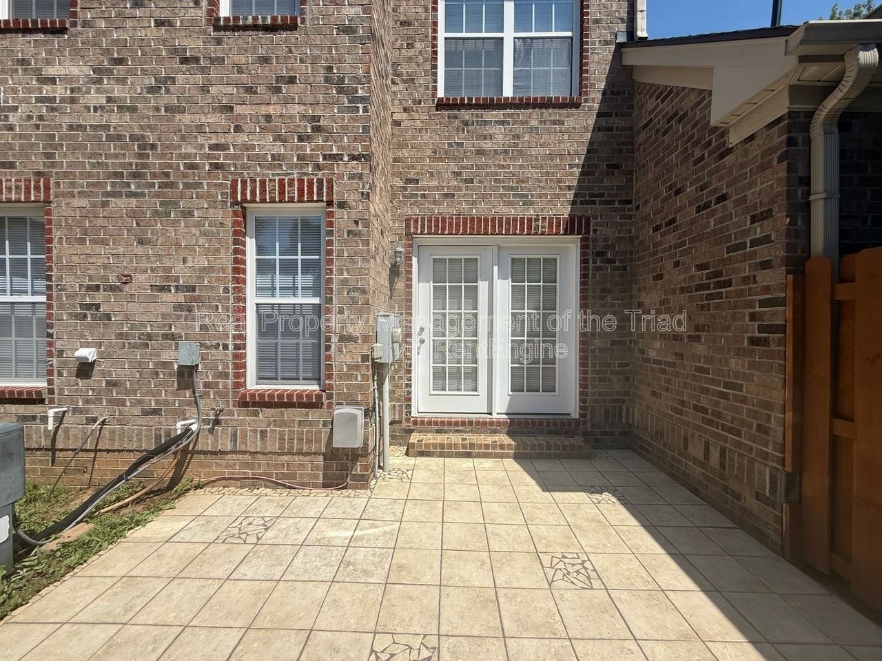103 Southlake Ct - Photo 7 of 27
