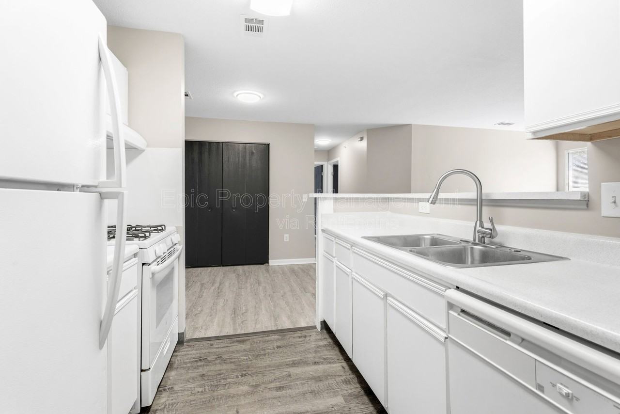 9030 Charlotte Ct - Photo 3 of 13