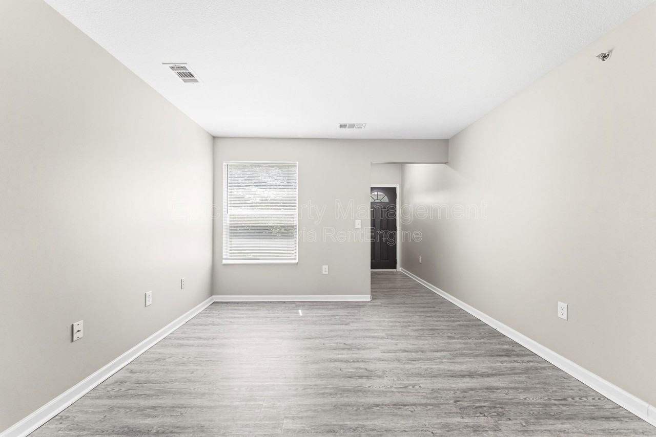 9030 Charlotte Ct - Photo 5 of 13