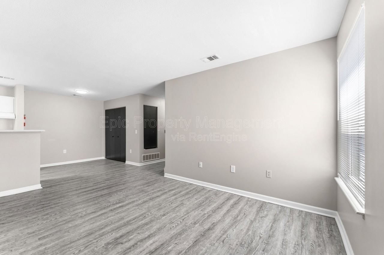 9030 Charlotte Ct - Photo 6 of 13