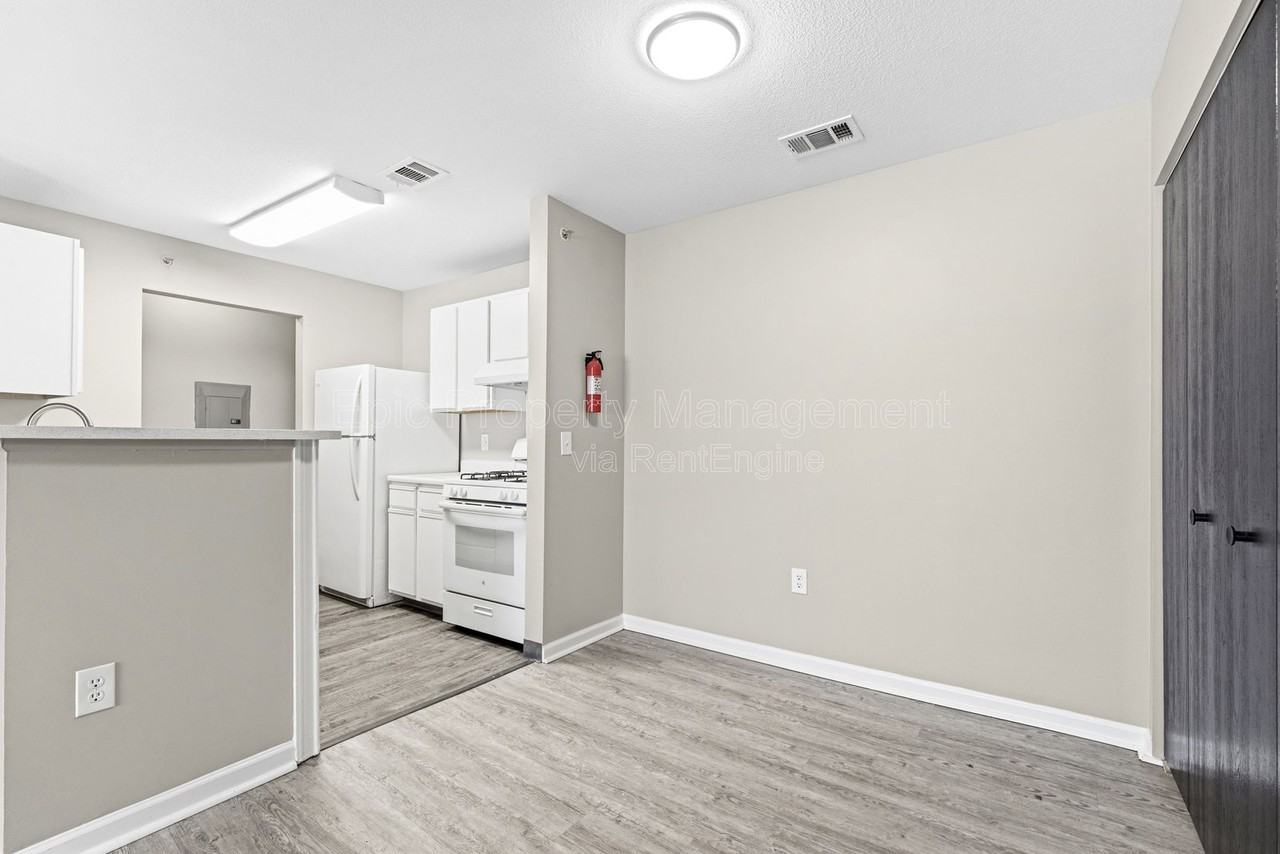9030 Charlotte Ct - Photo 7 of 13