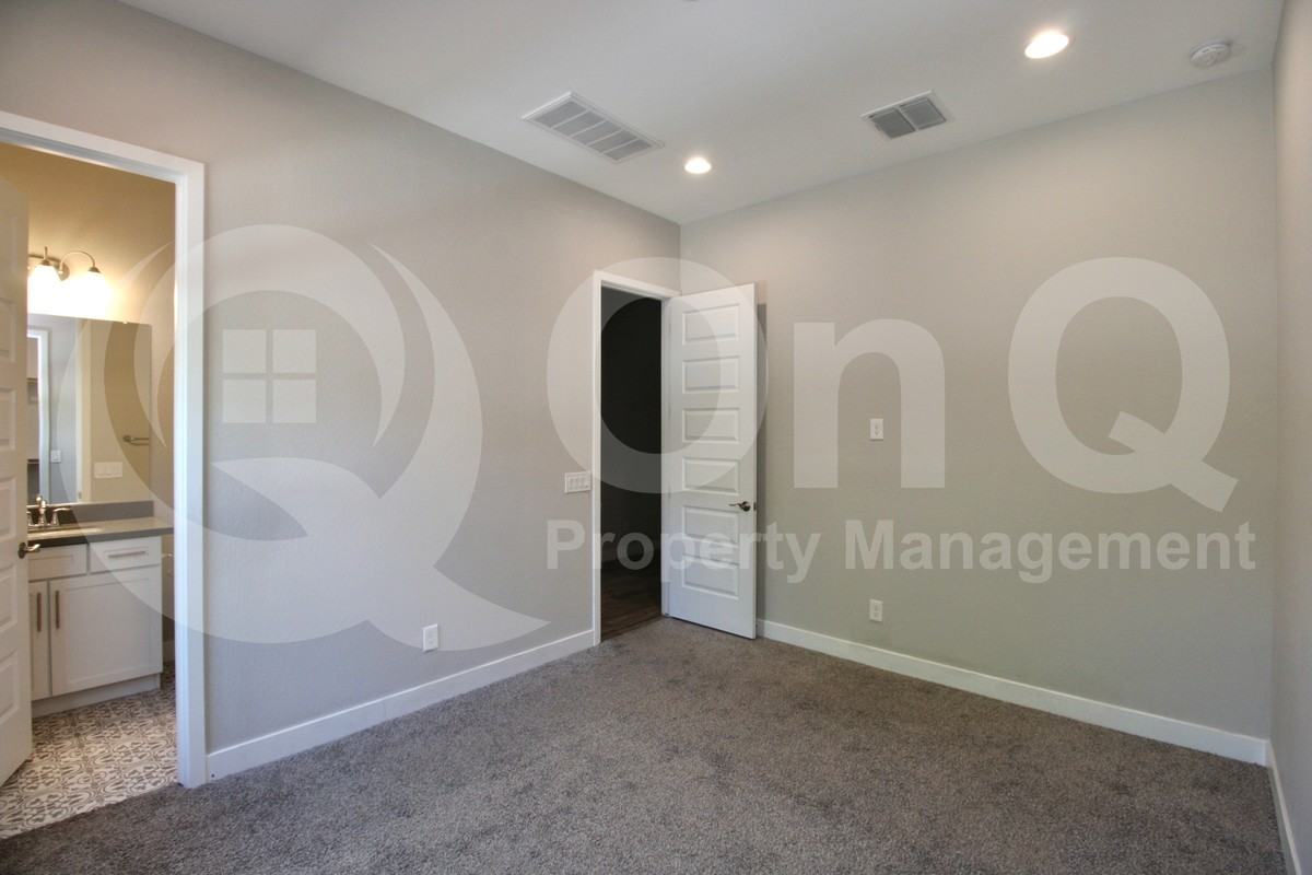 10635 E Tumbleweed Ave - Photo 6 of 35
