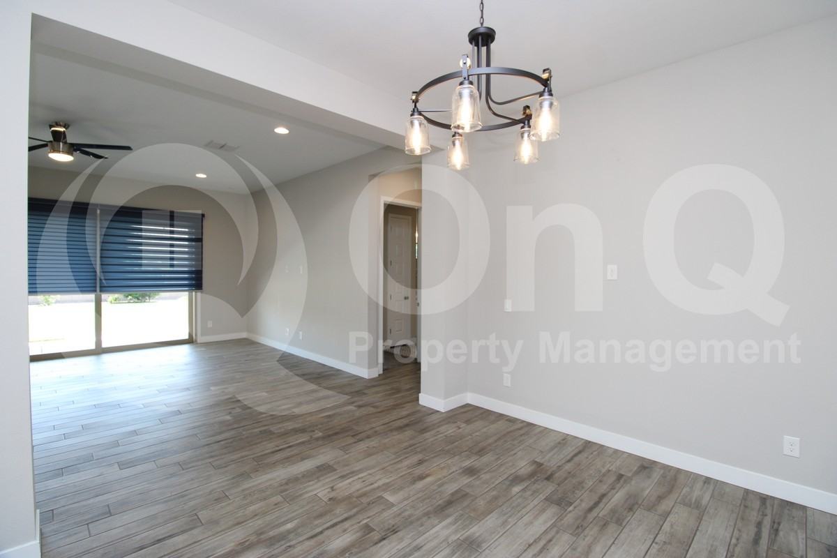 10635 E Tumbleweed Ave - Photo 7 of 35