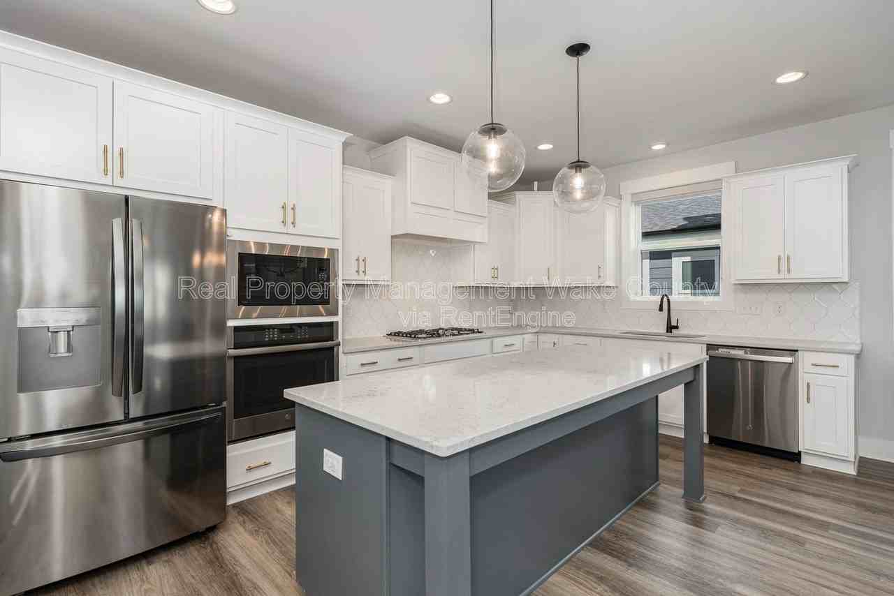 45 Millennium Dr - Photo 3 of 38