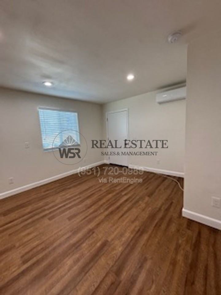 8818 56th St - Photo 4 of 8