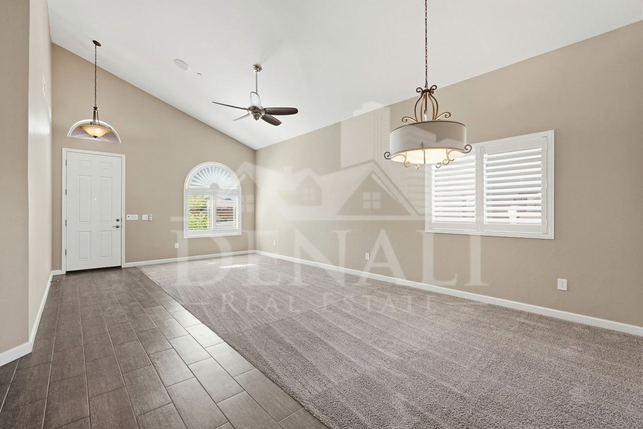 8910 W Irongate Rd - Photo 3 of 47