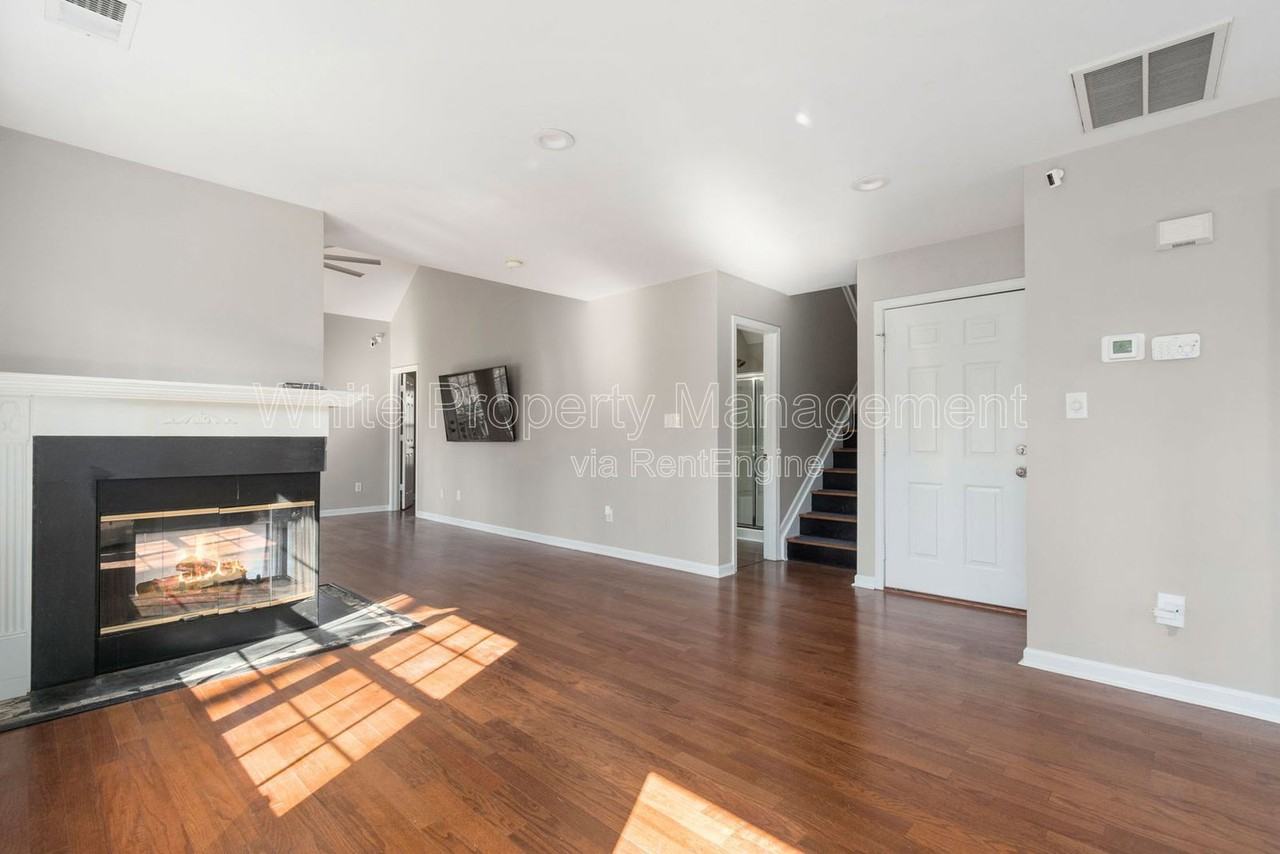 8401 Southgate Commons Dr - Photo 2 of 19