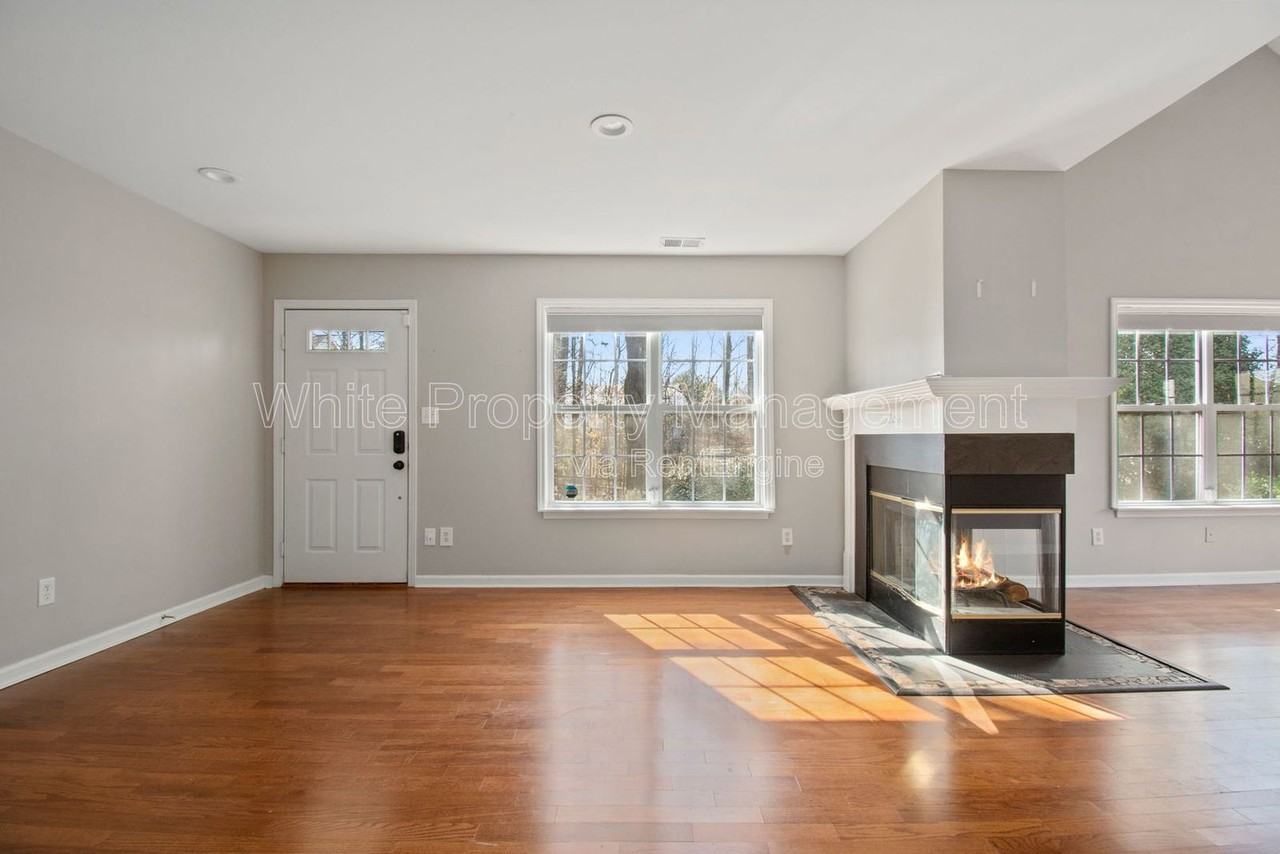8401 Southgate Commons Dr - Photo 3 of 19