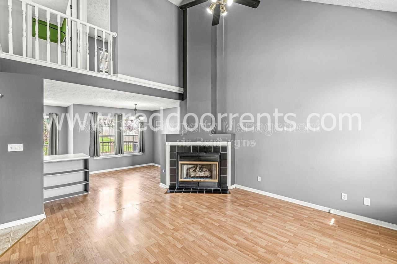 1522 Lake Point Ln N - Photo 2 of 31