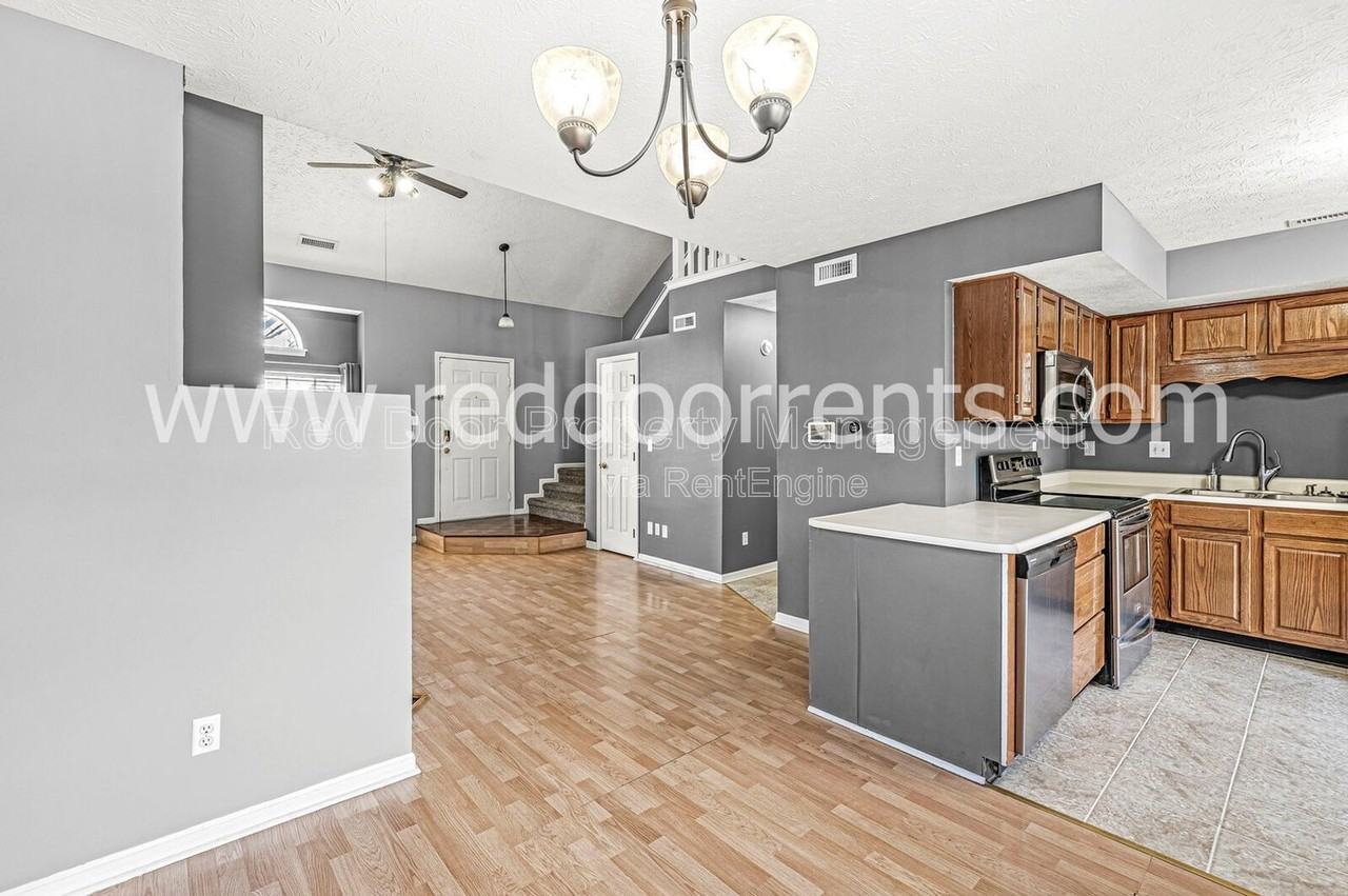 1522 Lake Point Ln N - Photo 6 of 31