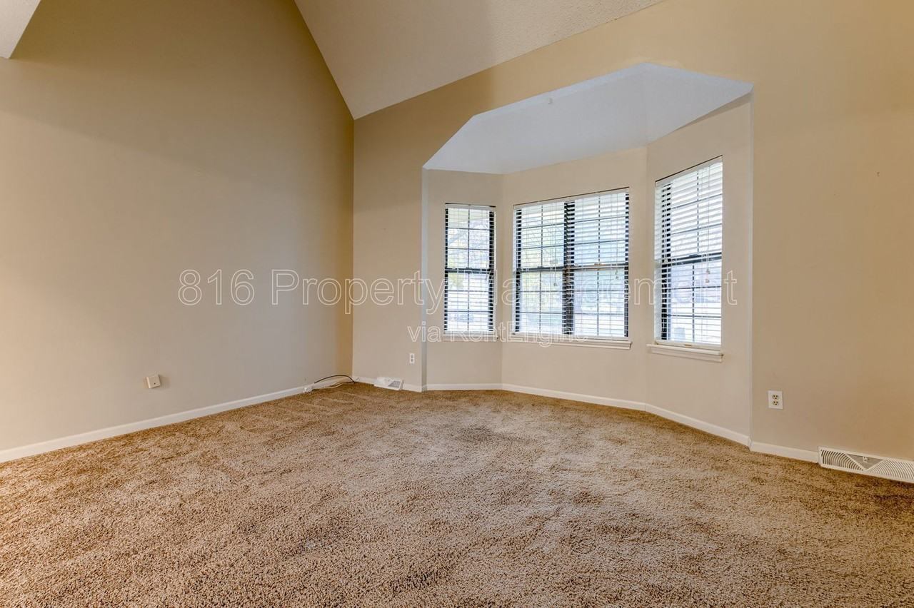 164 Sw Robin Rd - Photo 3 of 50