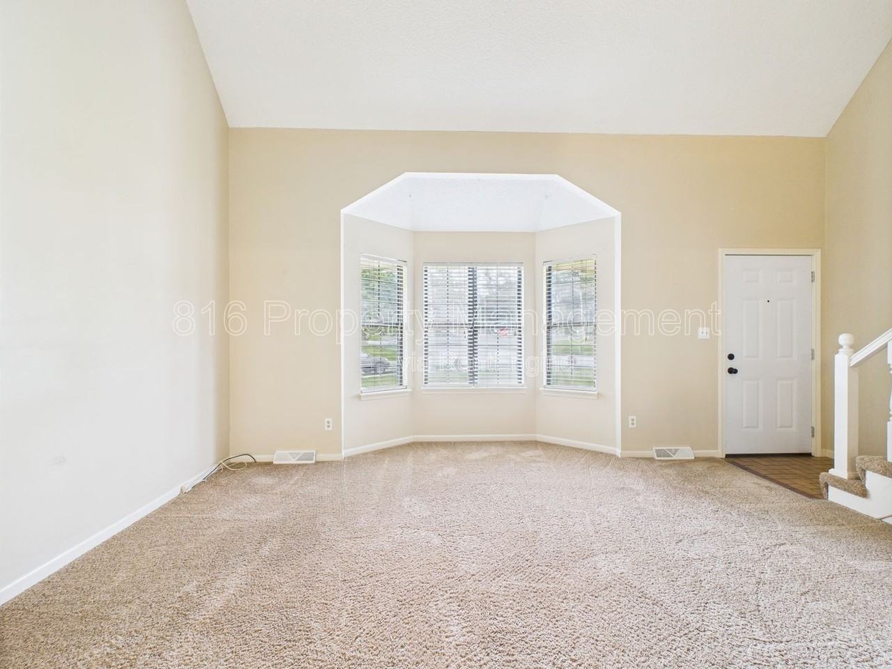 166 Sw Robin Rd - Photo 5 of 29