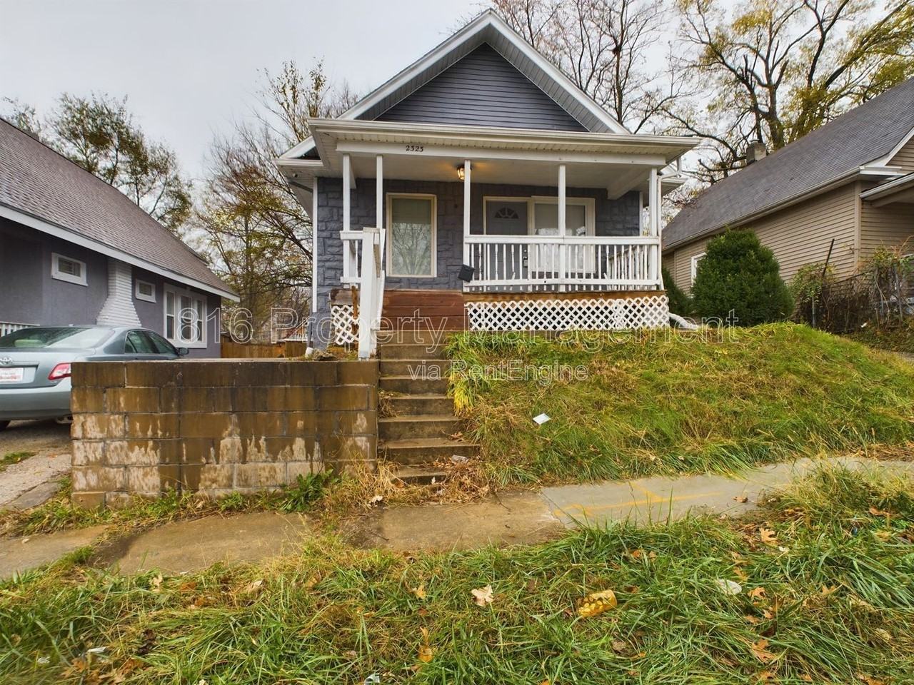 2323 Lister Ave - Photo 2 of 12
